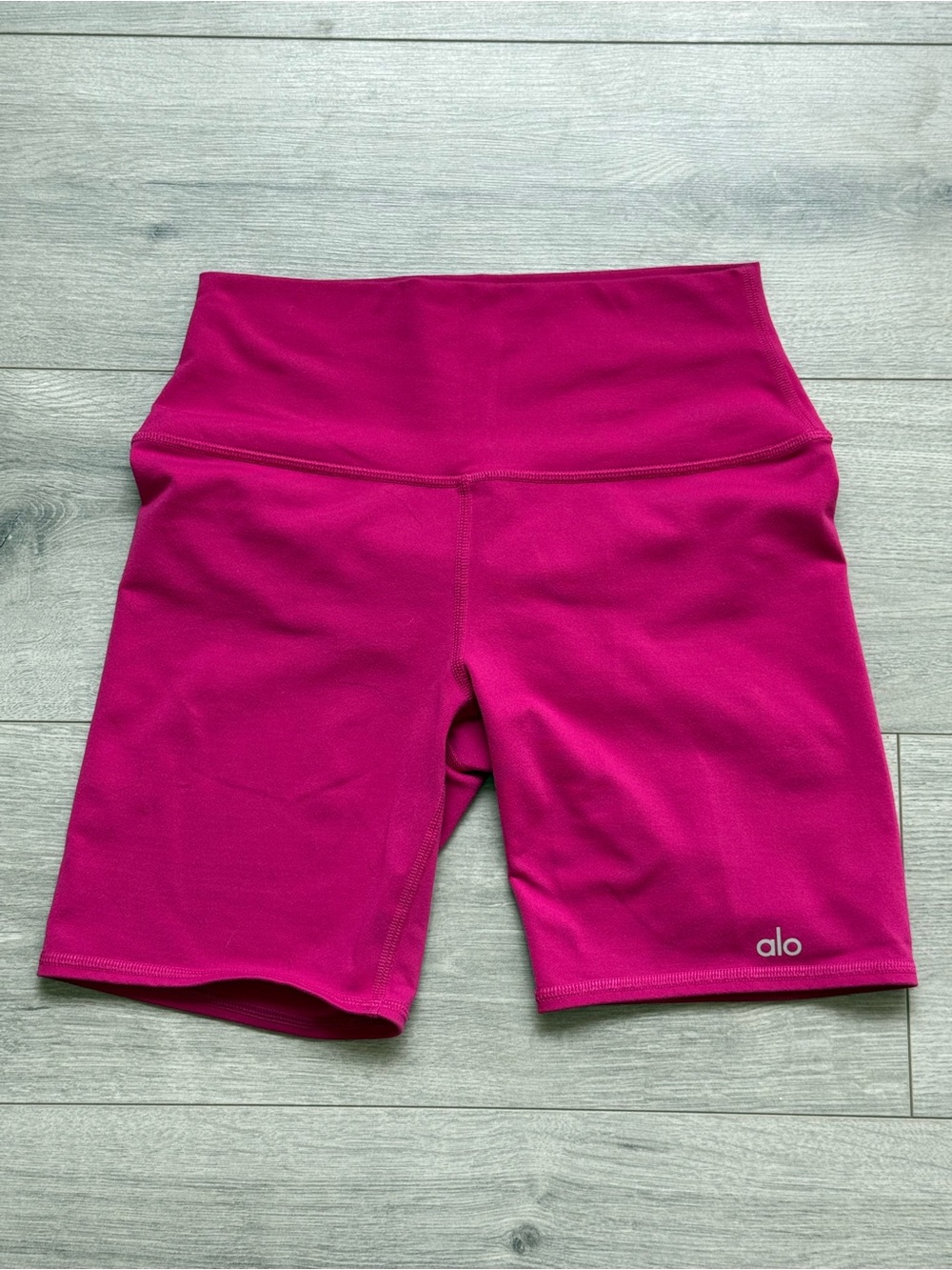 ALO Yoga High-Rise 6” Biker Shorts in Fuchsia